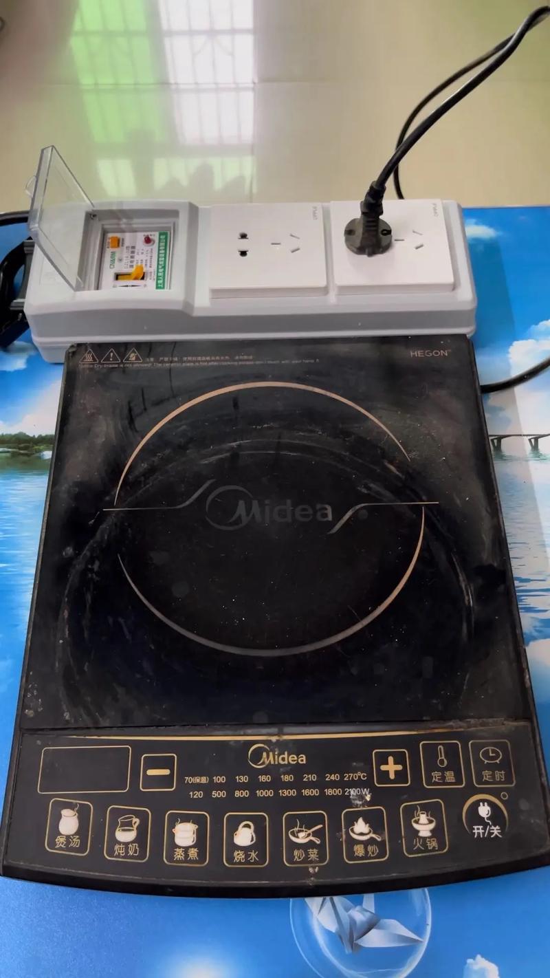 美的电磁炉c21-rt2120不开机故障