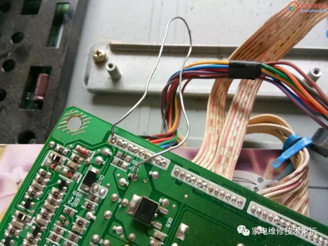 长虹LT32710液晶电视不开机故障维修