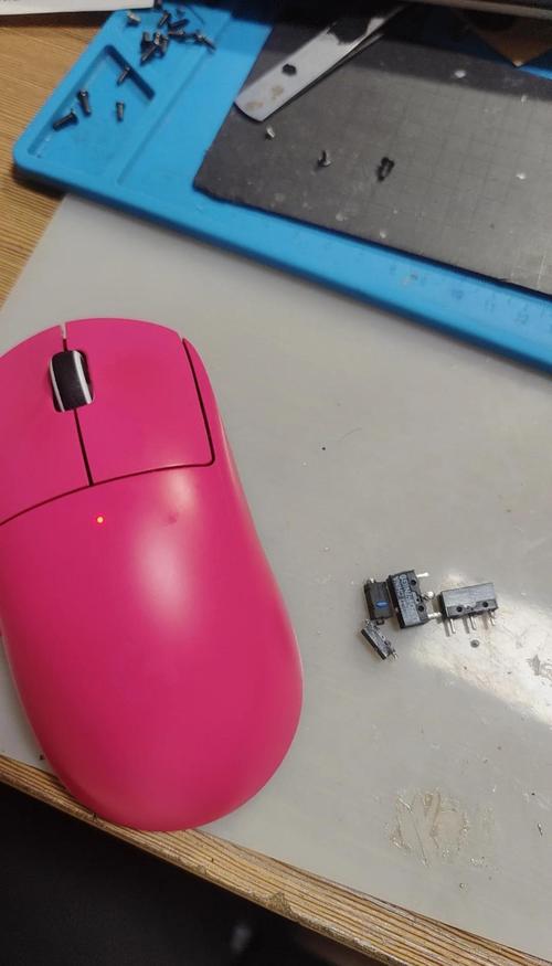 logitech无线鼠标怎么换电池