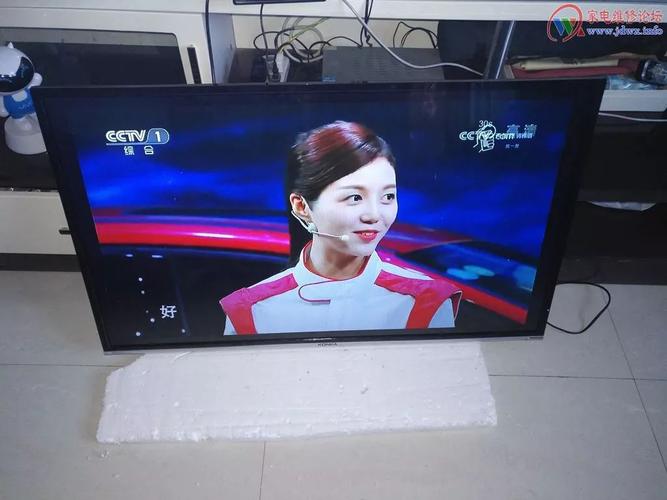 康佳t2122a水平一条移动黑线的故障