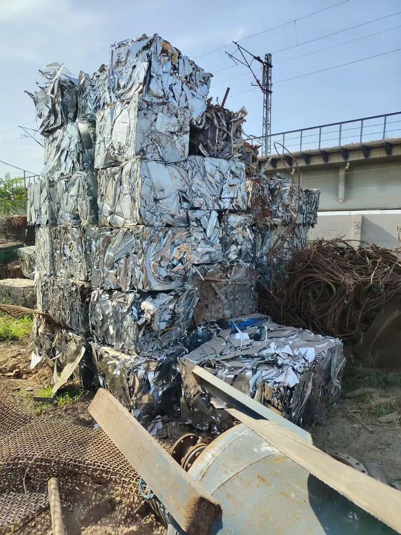 二级废铁破碎料哪里有卖