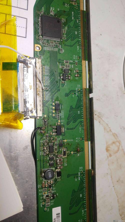 三星2243swplus显示器常出故障