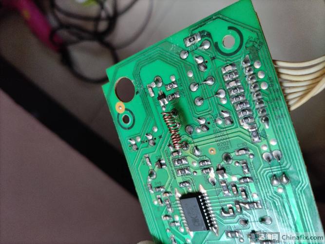 美的C21一ST2118报警不加热故障