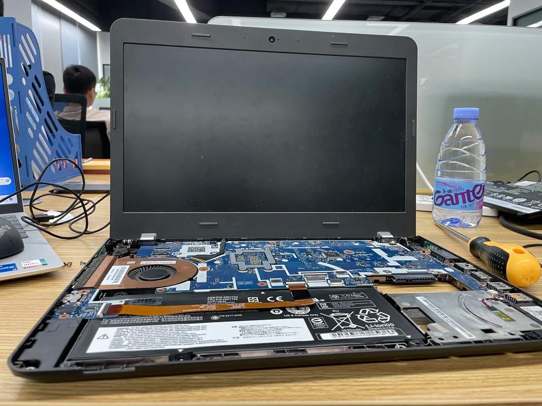 联想ideapad110拆电池