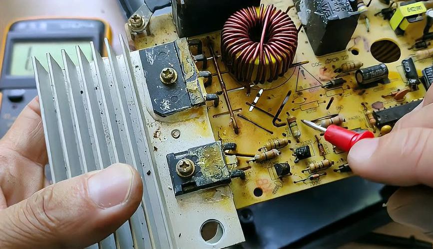 九阳电磁炉显示E0 不加热故障维修