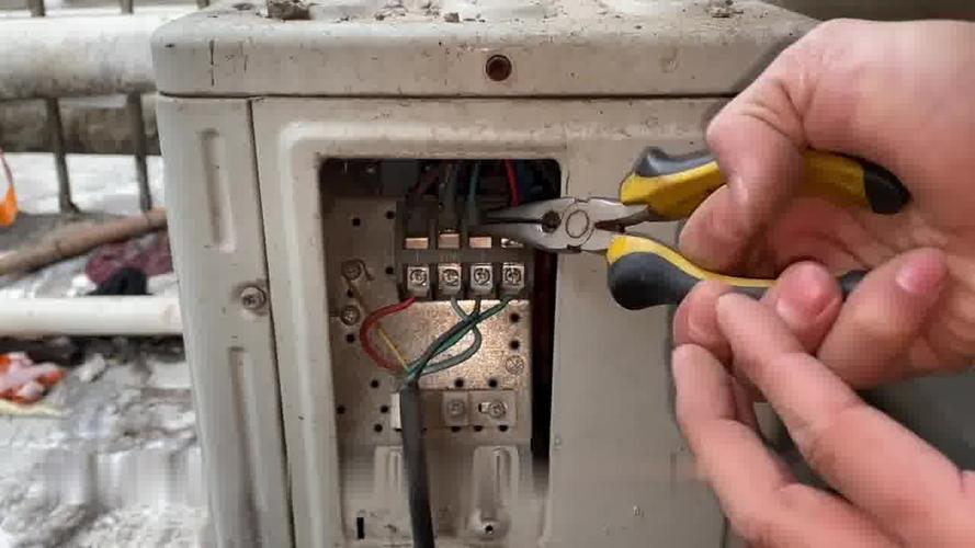 奥克斯3p变频空调 e4是什么故障