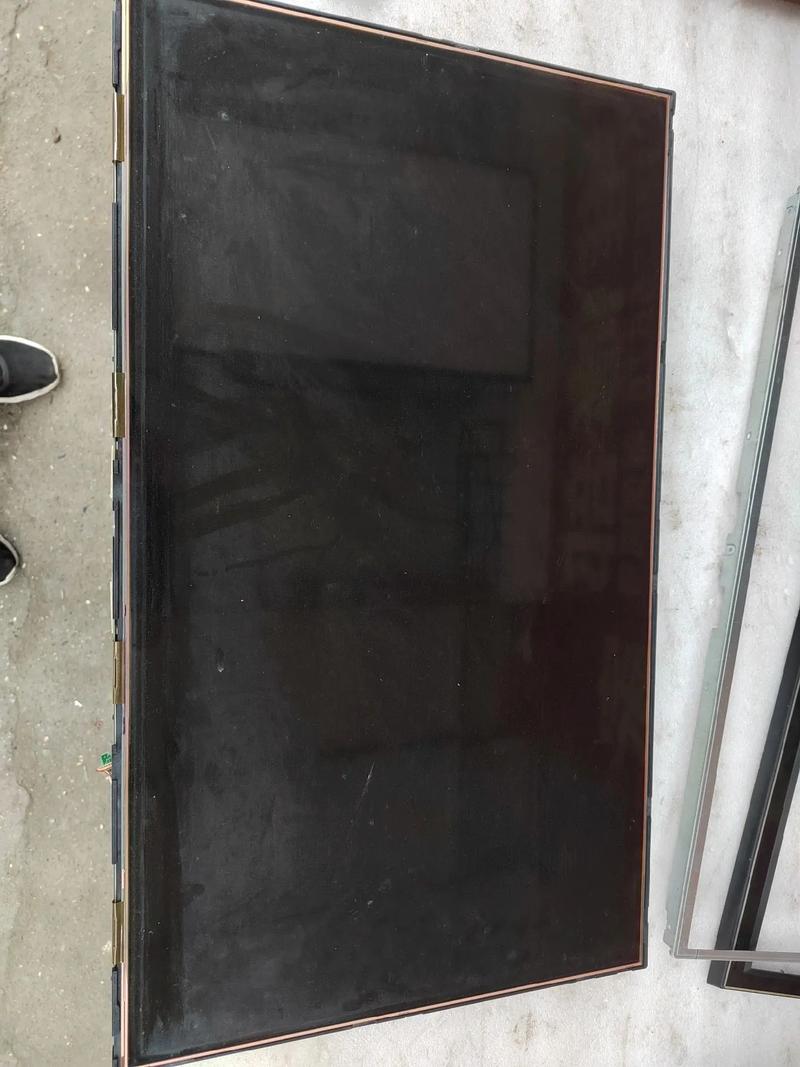 tclL40F11出现灰屏是啥故障