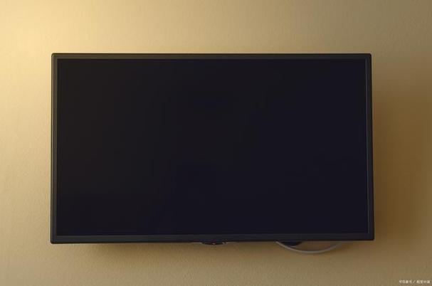 tcl电视l32c12一半黑屏故障