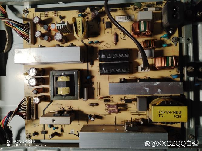 创维32e500e红灯亮不开机故障