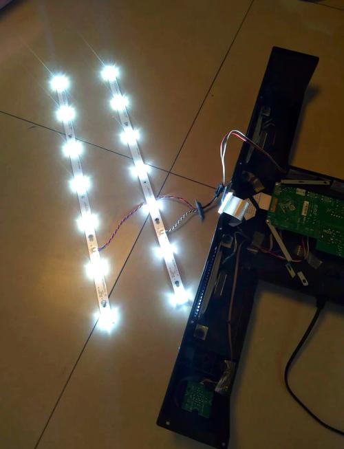 tclb32e680背光灯闪烁故障