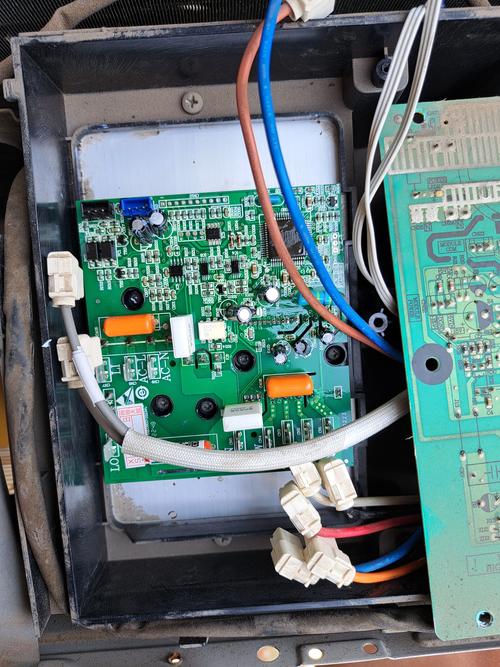 海尔空调kfr一26gw故障E7