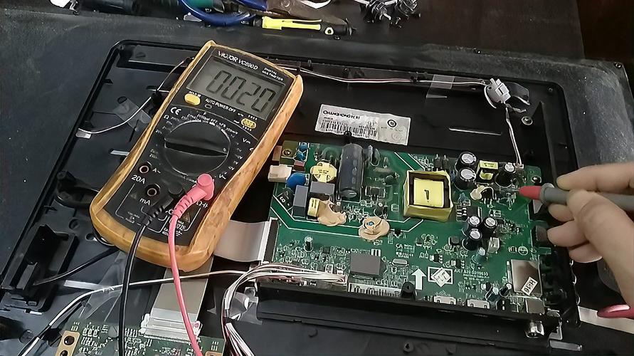 长虹LED32寸不开机故障的微修