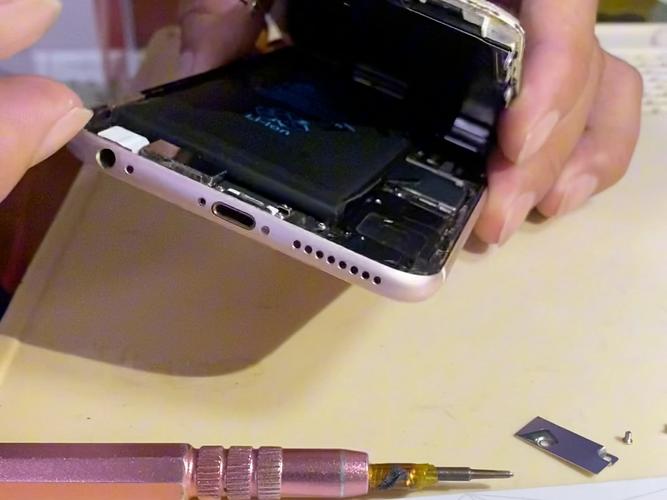 iphone5电池鼓包修复