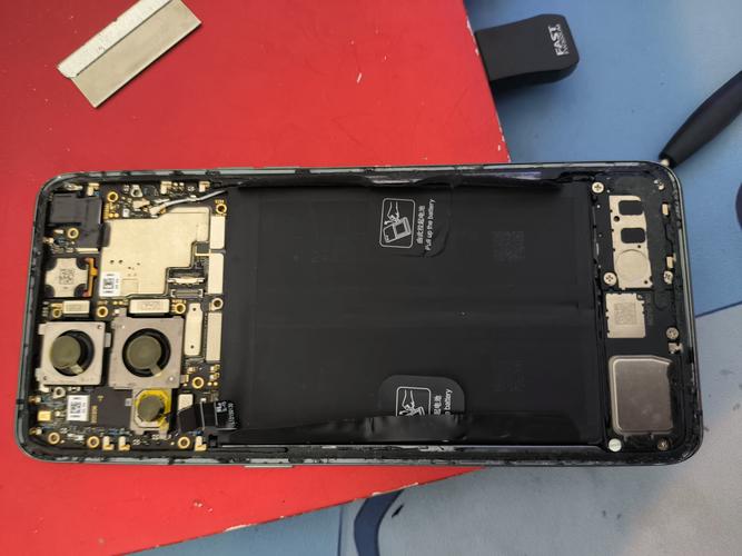 华为g7 plus电池拆开