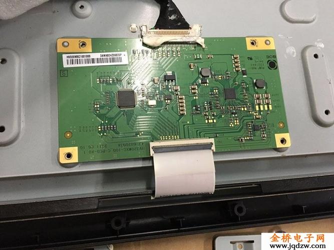 先锋LED一32E600灰屏故障