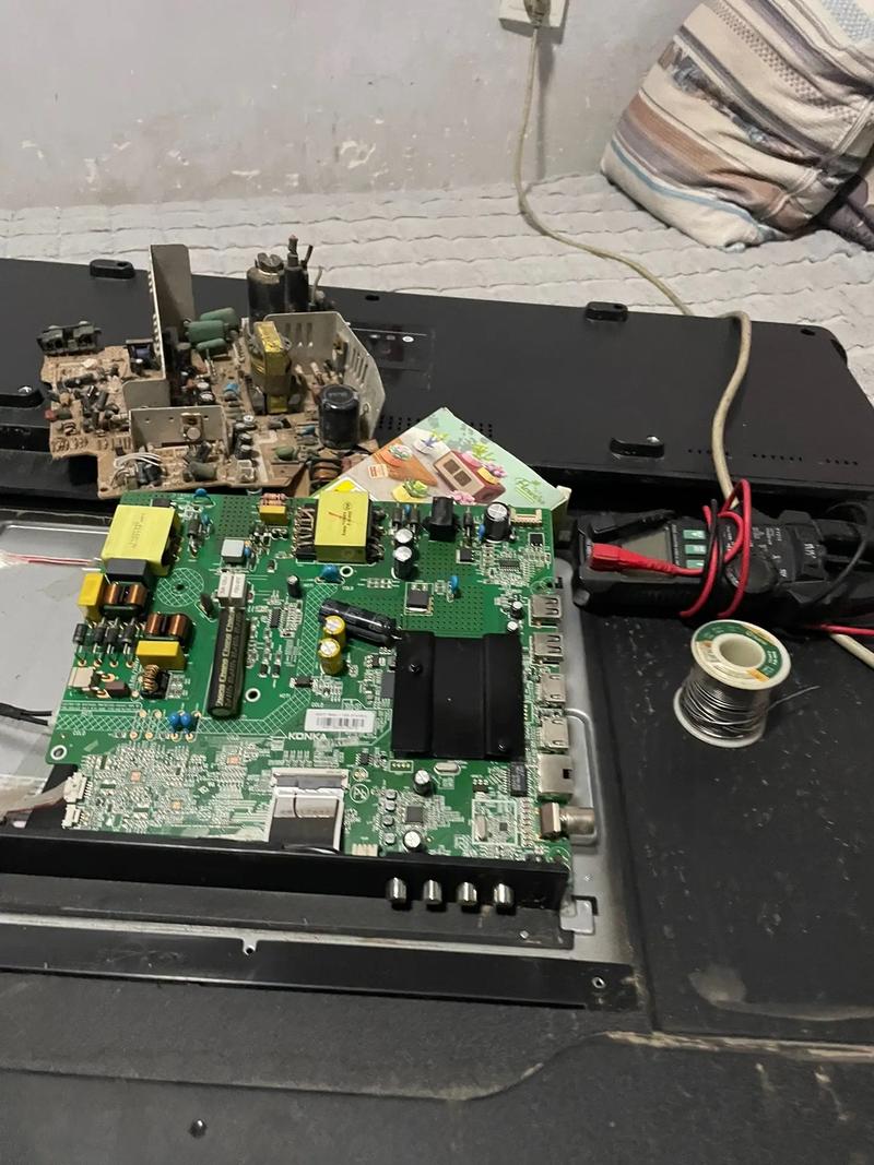 LED32B1000C逻辑板故障