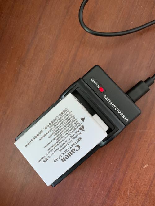 佳能700d电池第一次充电