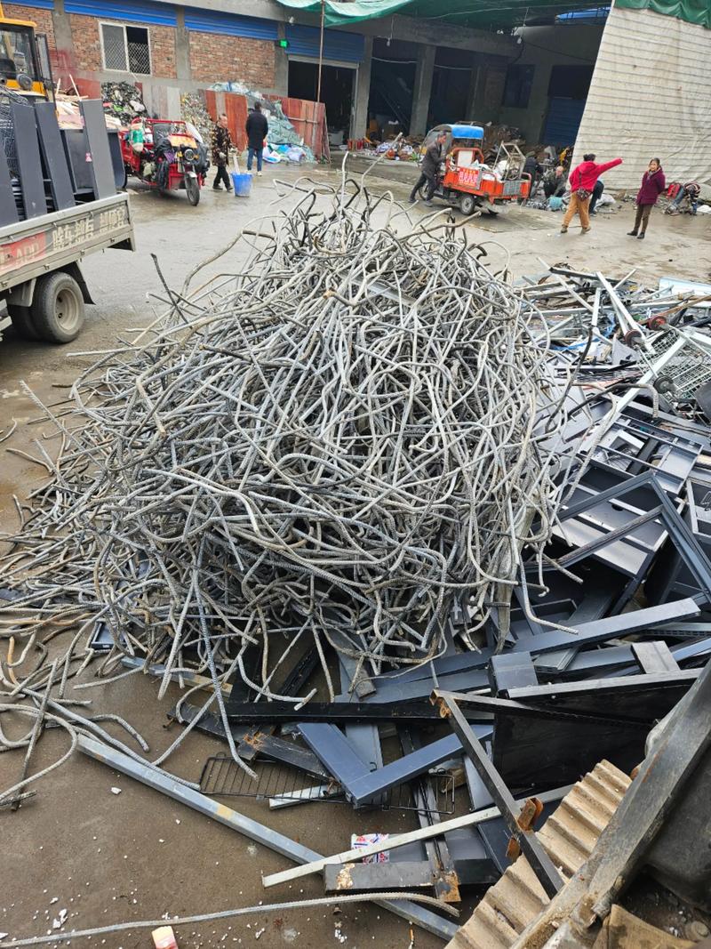 哪个钢厂要废铁破碎料