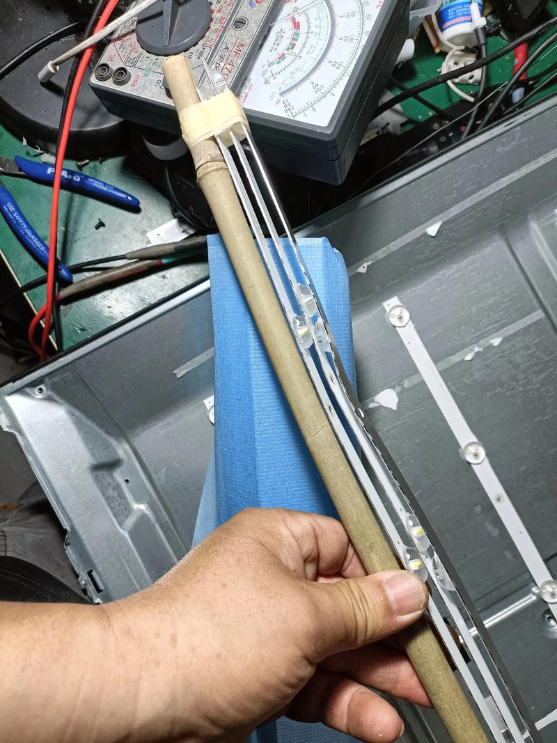 长虹43d2000n背光故障维修