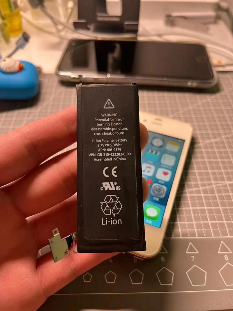 iphone4s电池多久换