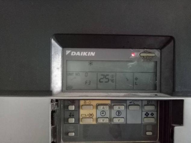 大金螺杆式中央空调故障e-y4