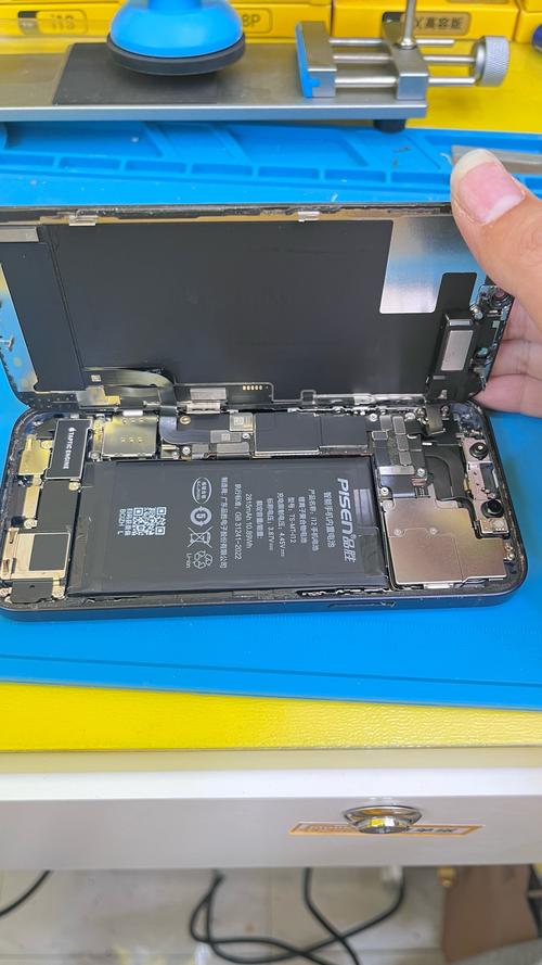 htc one 电池 更换