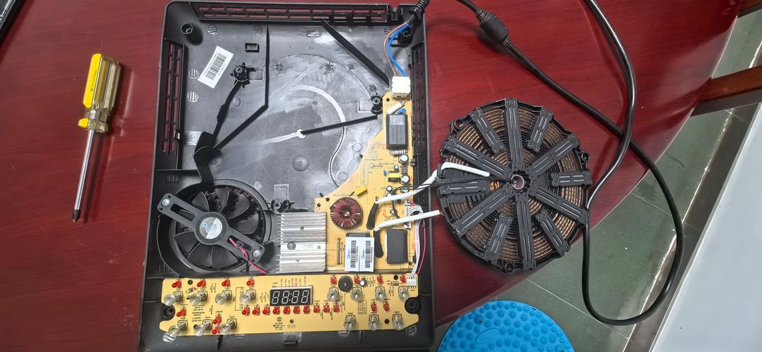 美的rt2112电磁炉无电故障