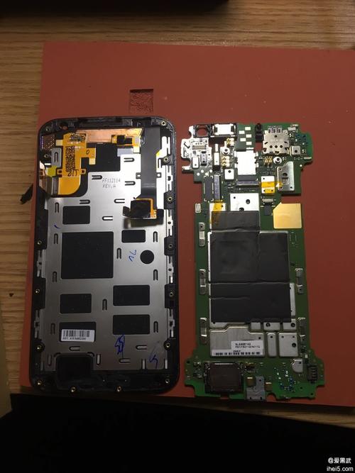 摩托罗拉xt1085换电池