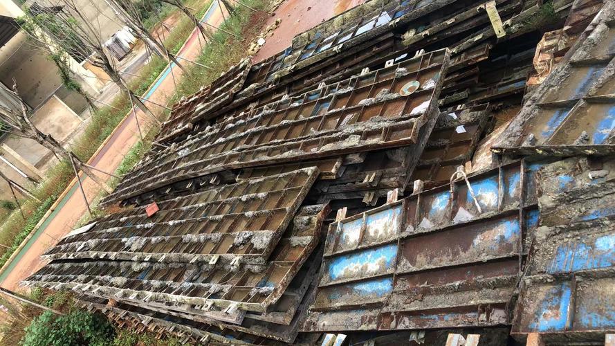 那有废铁价出售钢模板