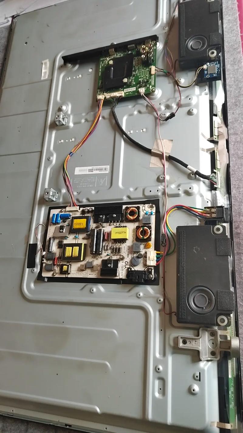 海信42K3110背光闪烁故障
