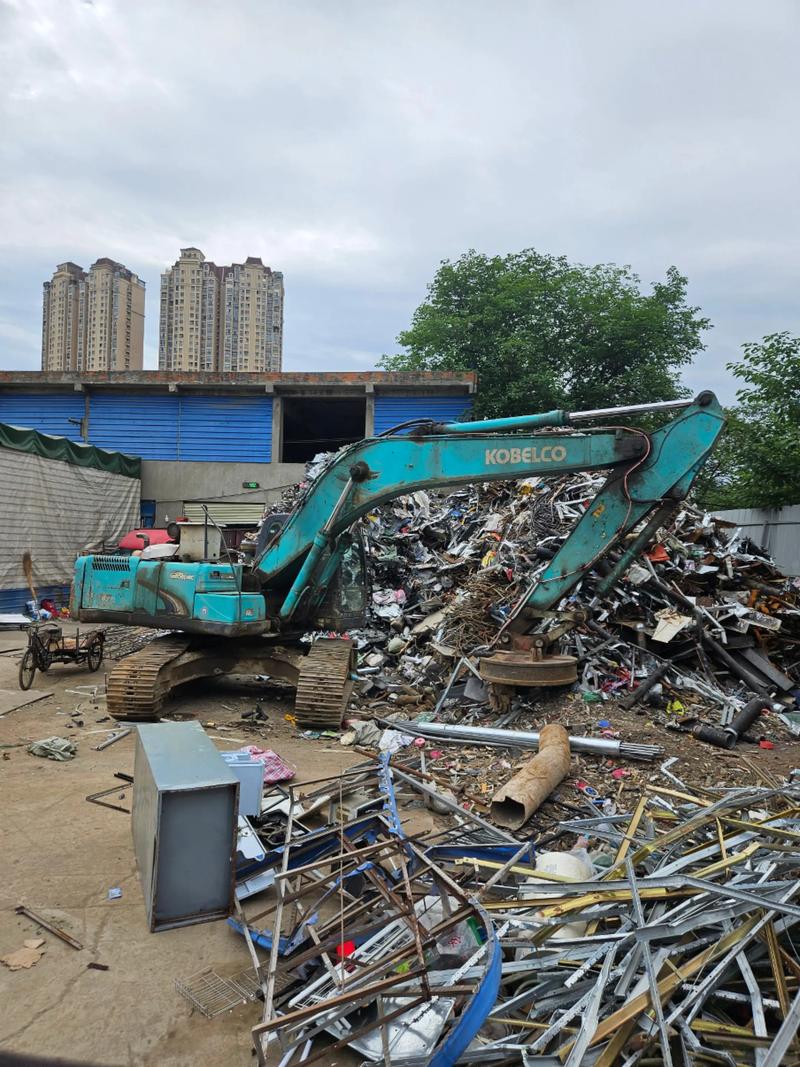 河南人在外地收废铁