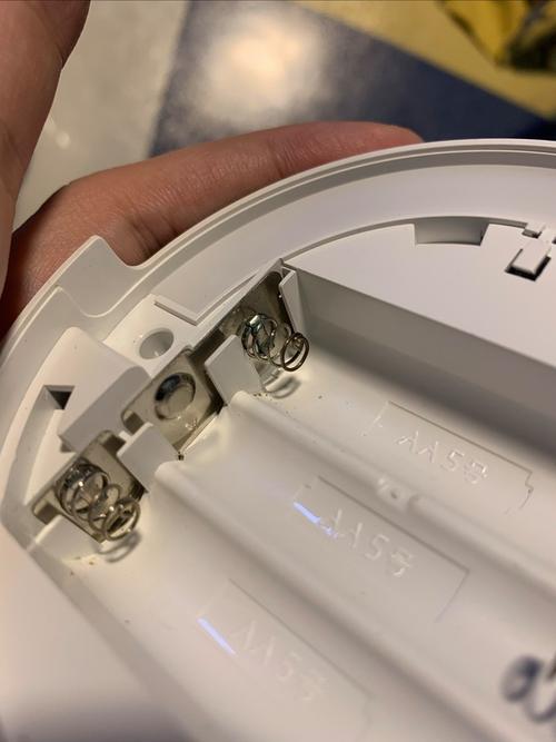 misfit装上电池不亮