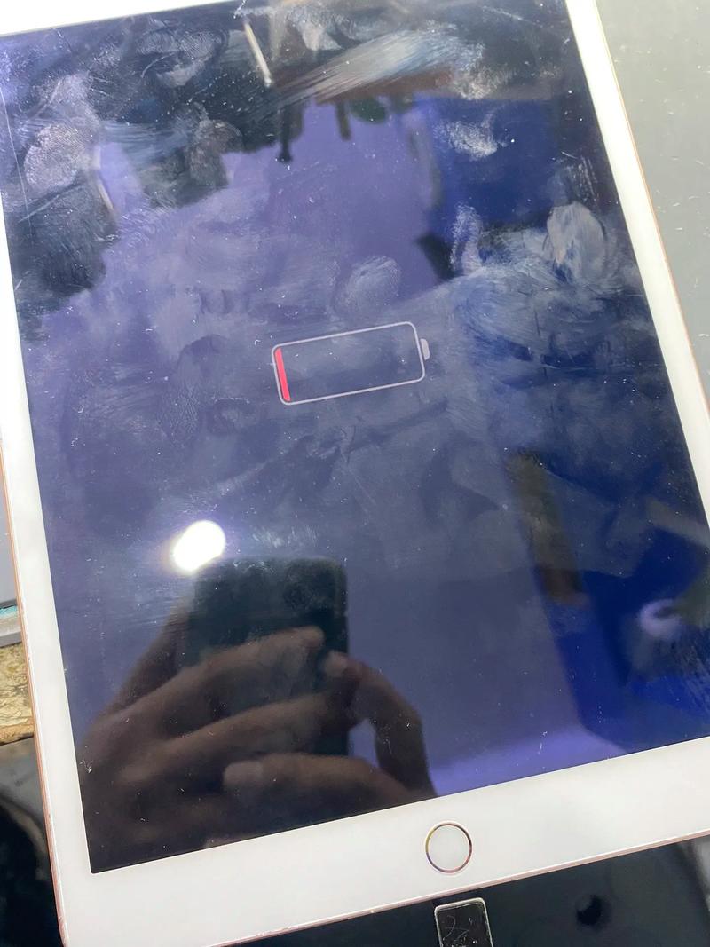 ipad电池耗尽充电黑屏