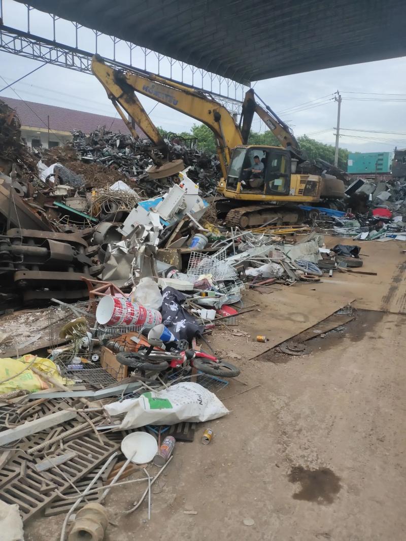 废铜与废铁哪个贵些