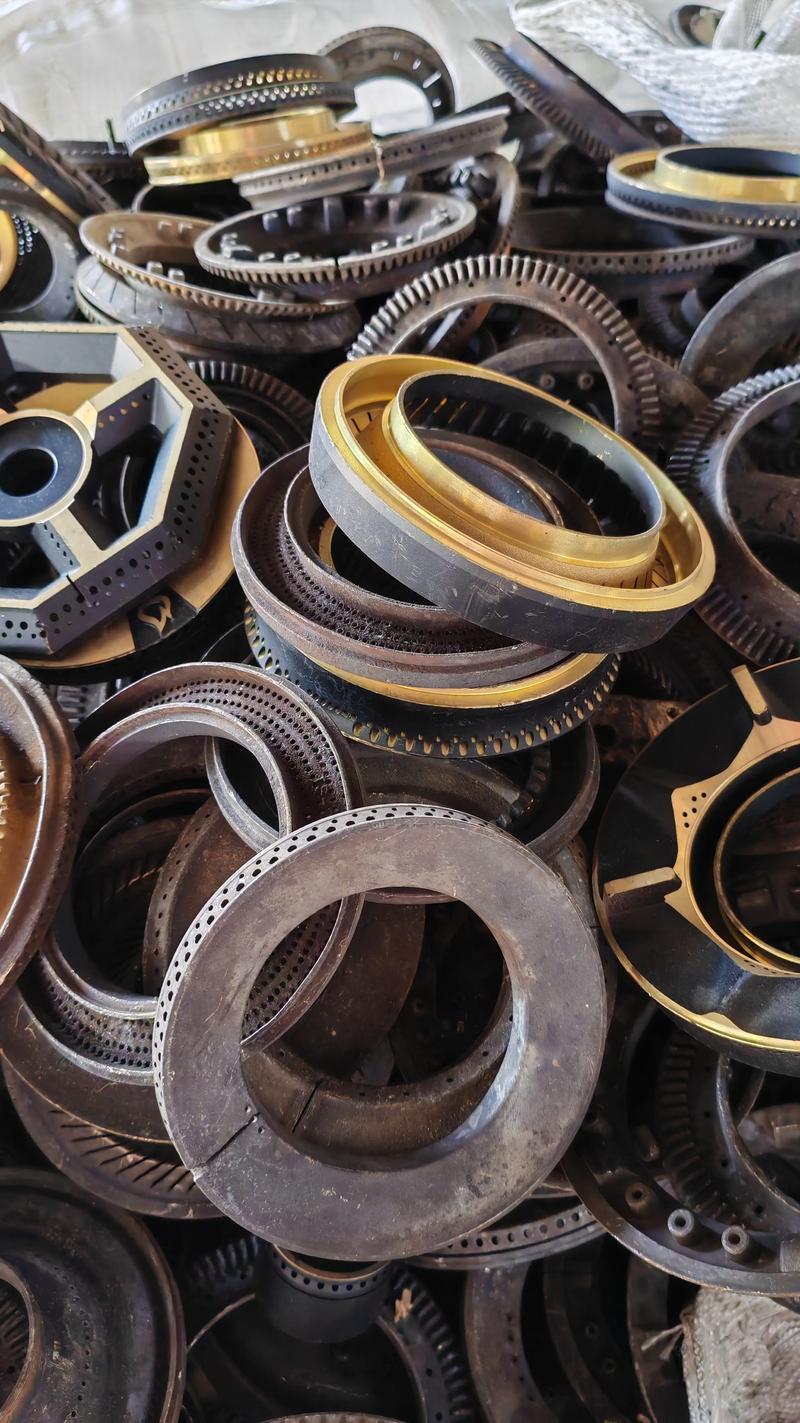 废铜与废铁哪个贵些