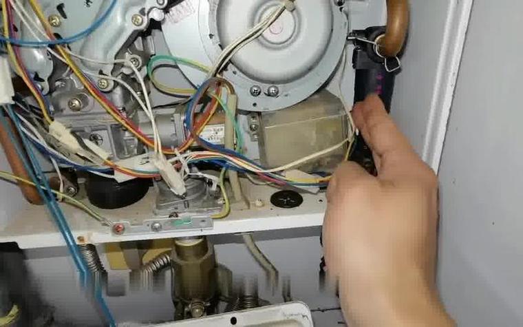 ariston热水器故障103