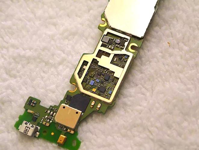 荣耀畅玩4x怎么拆电池