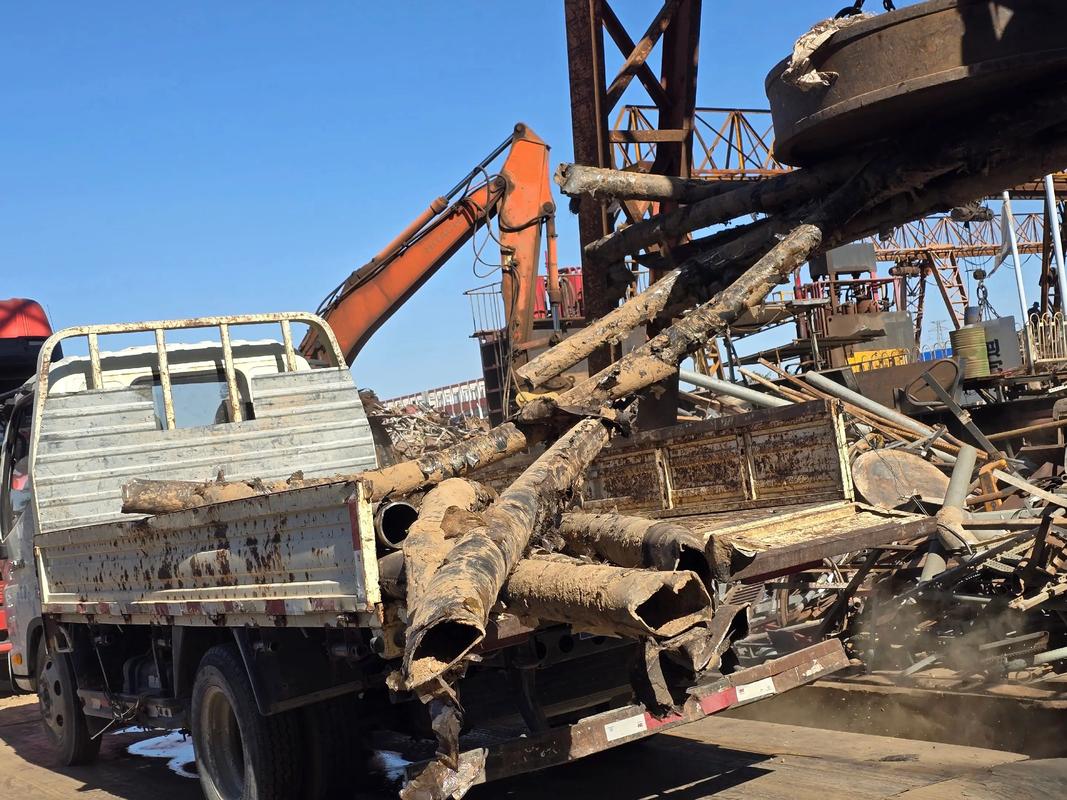 湖北最大废铁厂回收