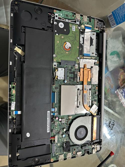 华硕笔记本电池不能拆卸