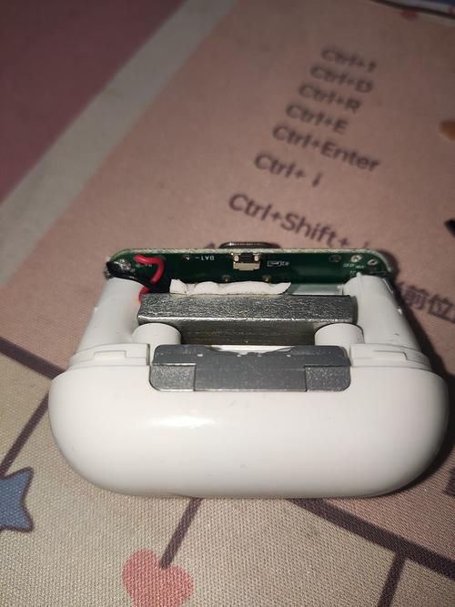 htc816电池怎么换