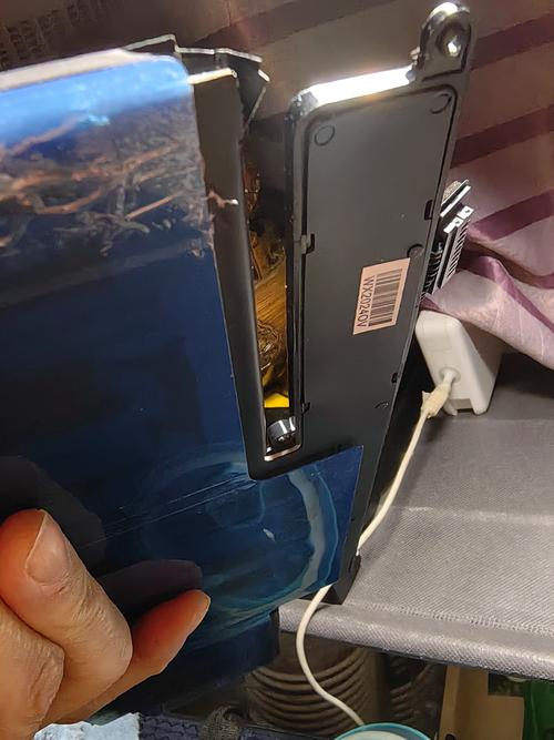 苹果笔记本电池充不进电