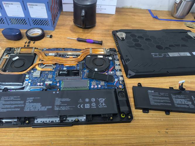 华硕笔记本主板电池在哪