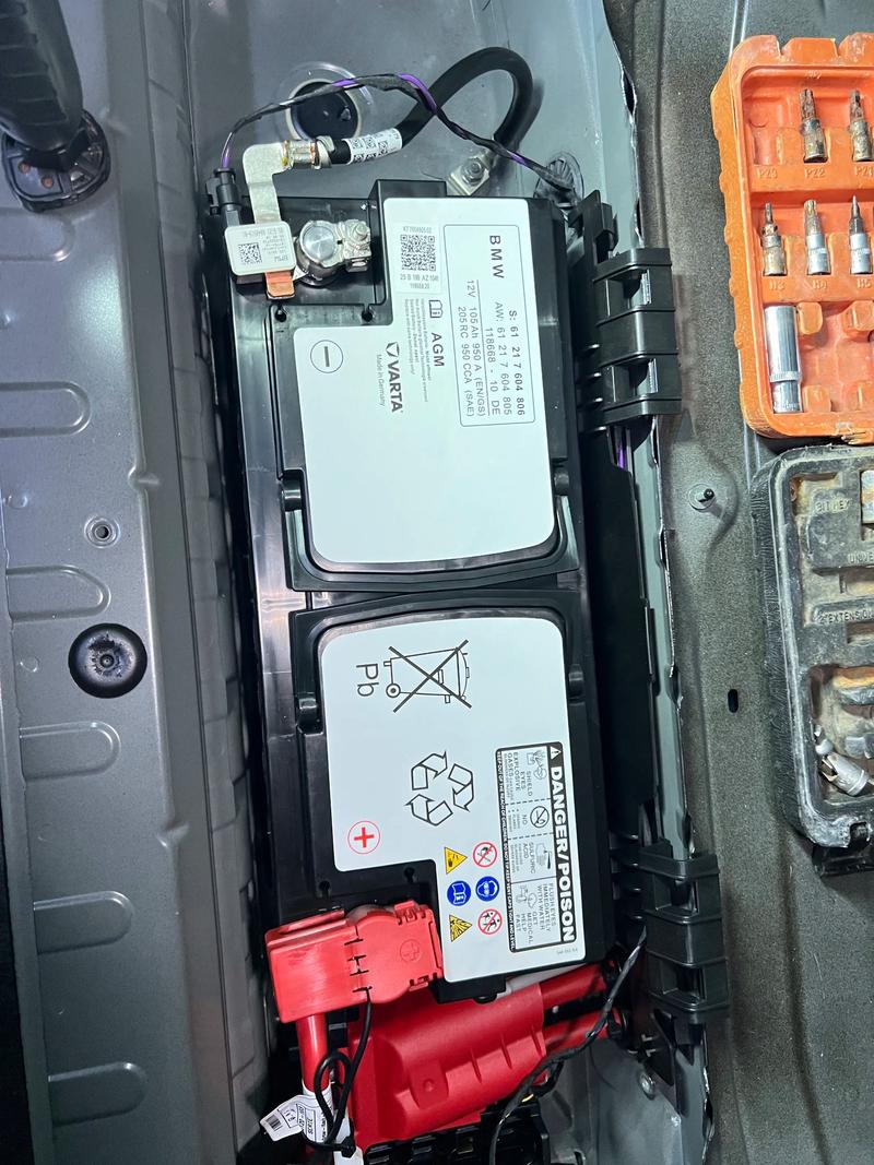 宝马530le电池更换