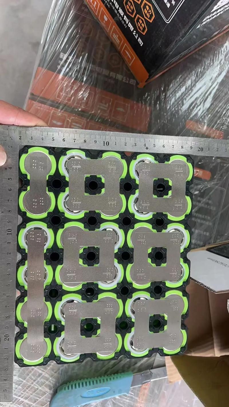 3芯锂电池和4芯锂电池