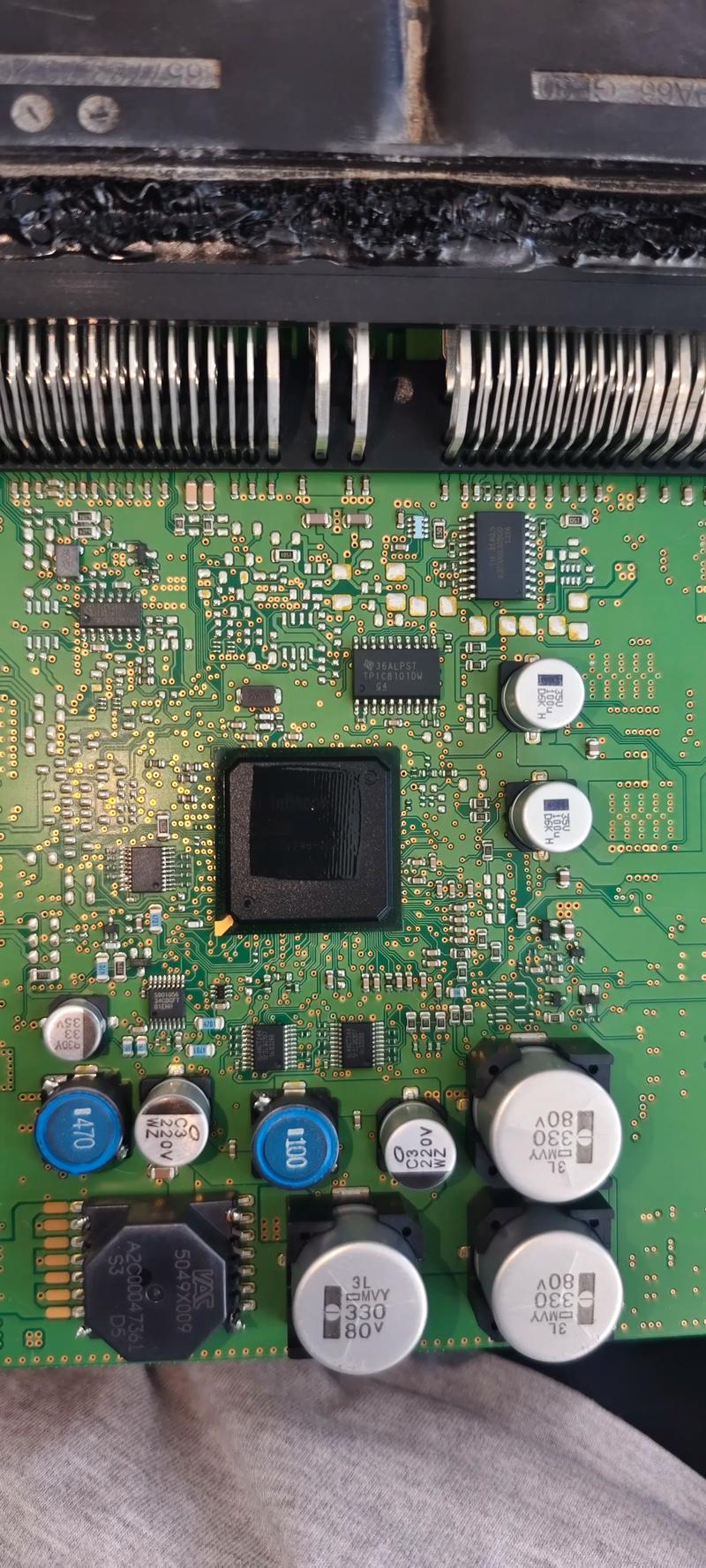 tda8351场电路故障检修