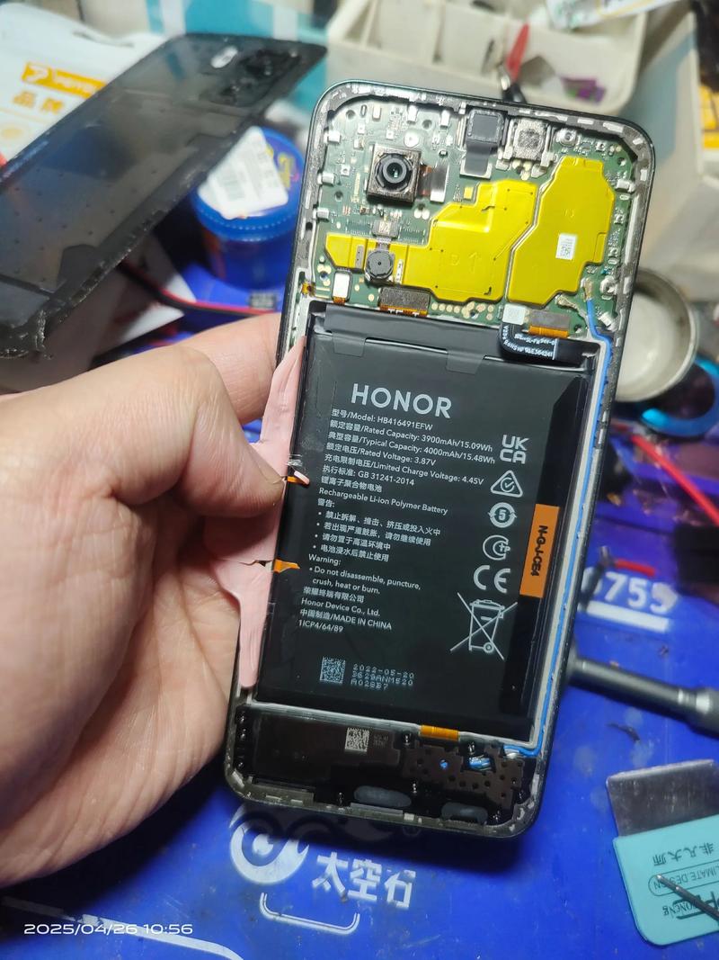 换华为荣耀4c电池图解
