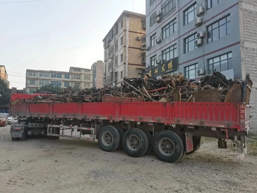 旧汽车废铁回收站
