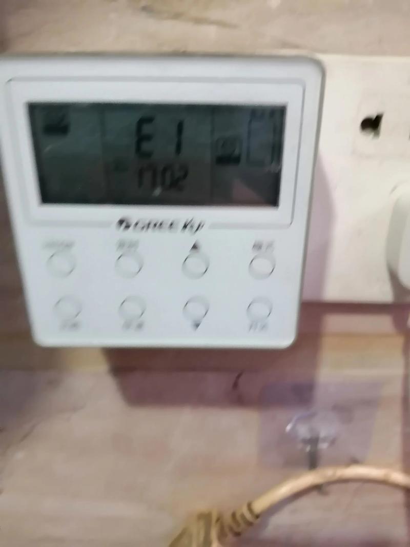 格力5匹吸顶机故障e1维修