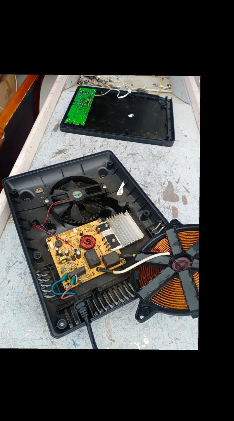电磁炉功率管爆e0故障维修